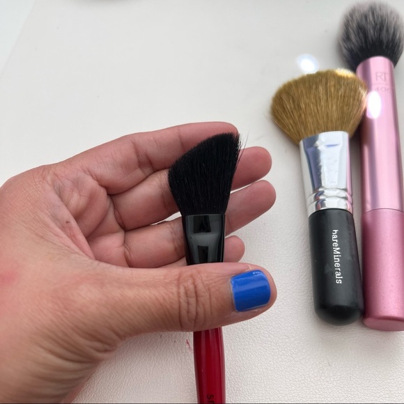 3 Face Brushes - RT Blush Brush, Bare Minerals Flawless Face, Smashbox Contour - Picture 5 of 10